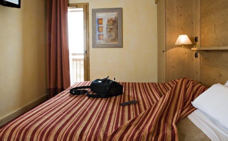 Village Montana Airelles, Tignes, Double Bedroom